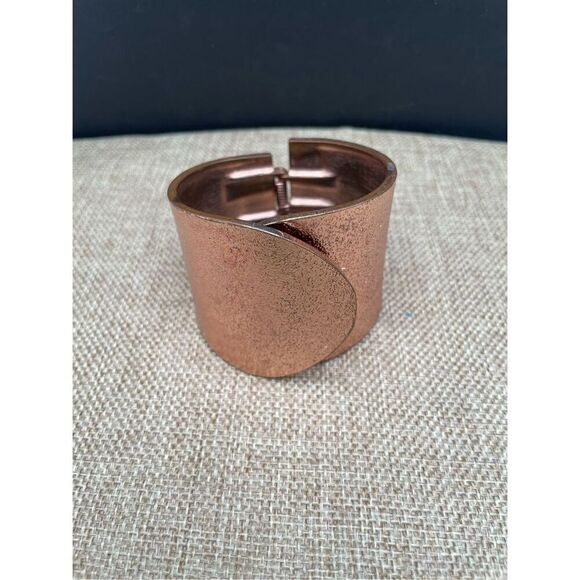 JewelMint Vintage Copper Clamper Bracelet Mid Century Copper Hinged Cuff Bracele - Picture 1 of 8
